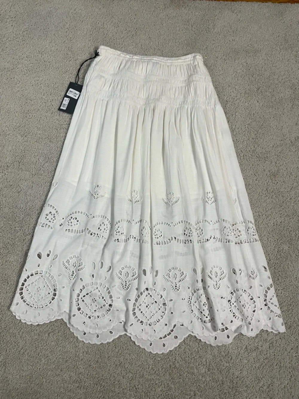 FUTURE COLLECTIVE White Rayon EMBROIDERED High Rise Eyelet DROP A-Line SKIRT - Picture 3 of 7